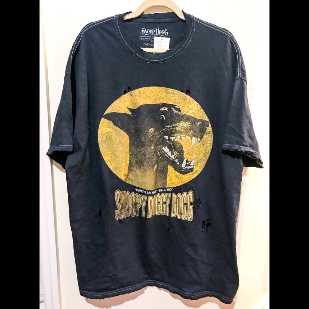 Urban Outfitters Snoop Dogg destroyed shirt NWT